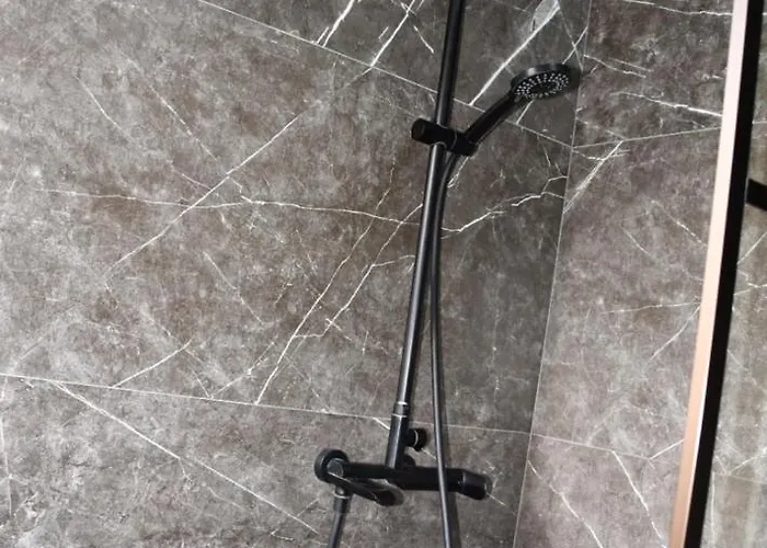 Modern In The Centre *